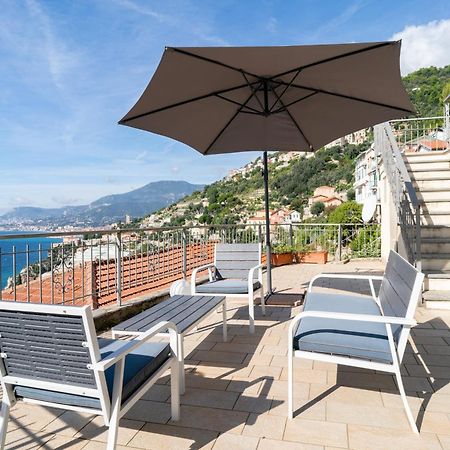 Casa Grimaldi - Terrace & Sea View Lejlighed Ventimiglia Eksteriør billede