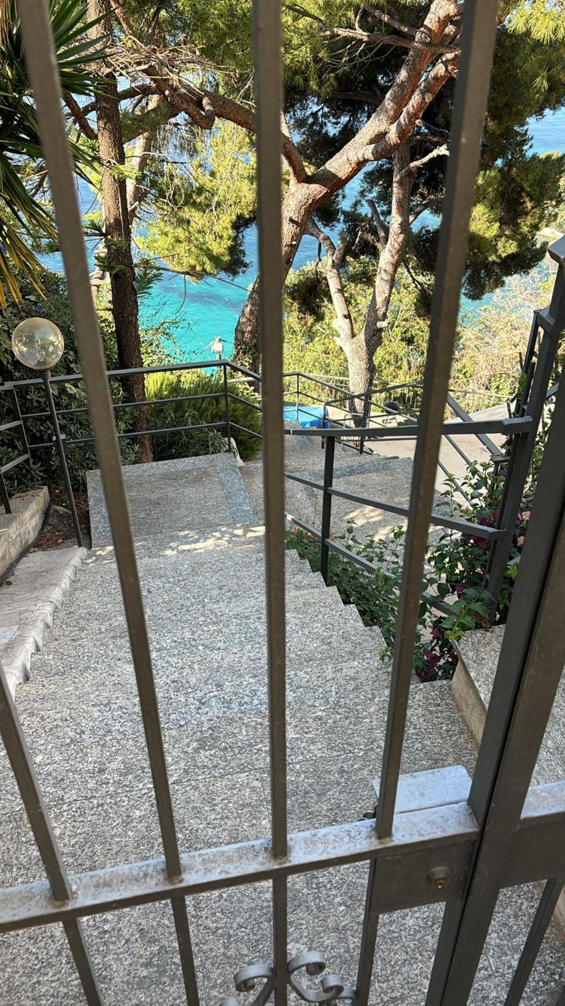 Casa Grimaldi - Terrace & Sea View Lejlighed Ventimiglia Eksteriør billede