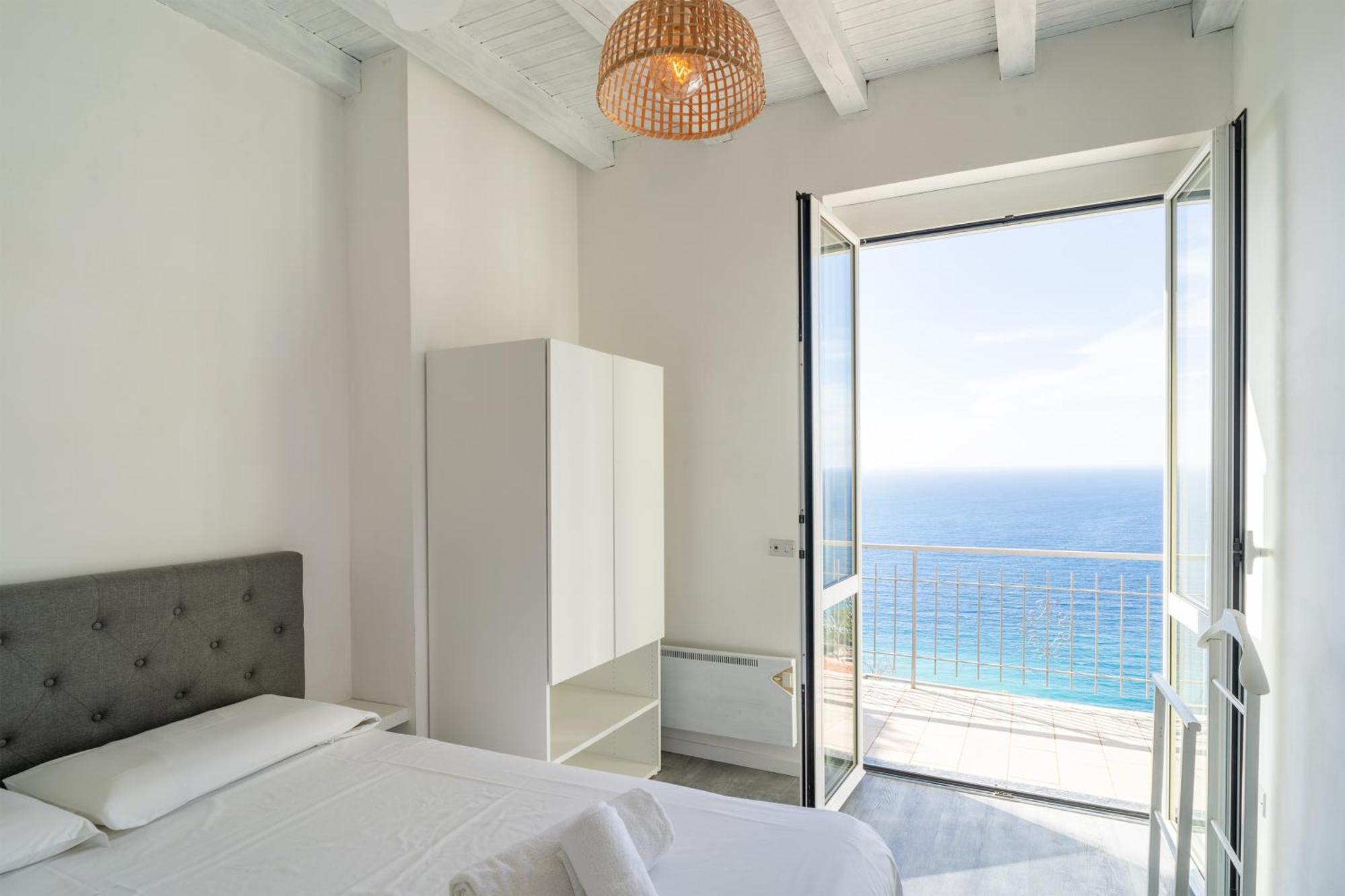 Casa Grimaldi - Terrace & Sea View Lejlighed Ventimiglia Eksteriør billede