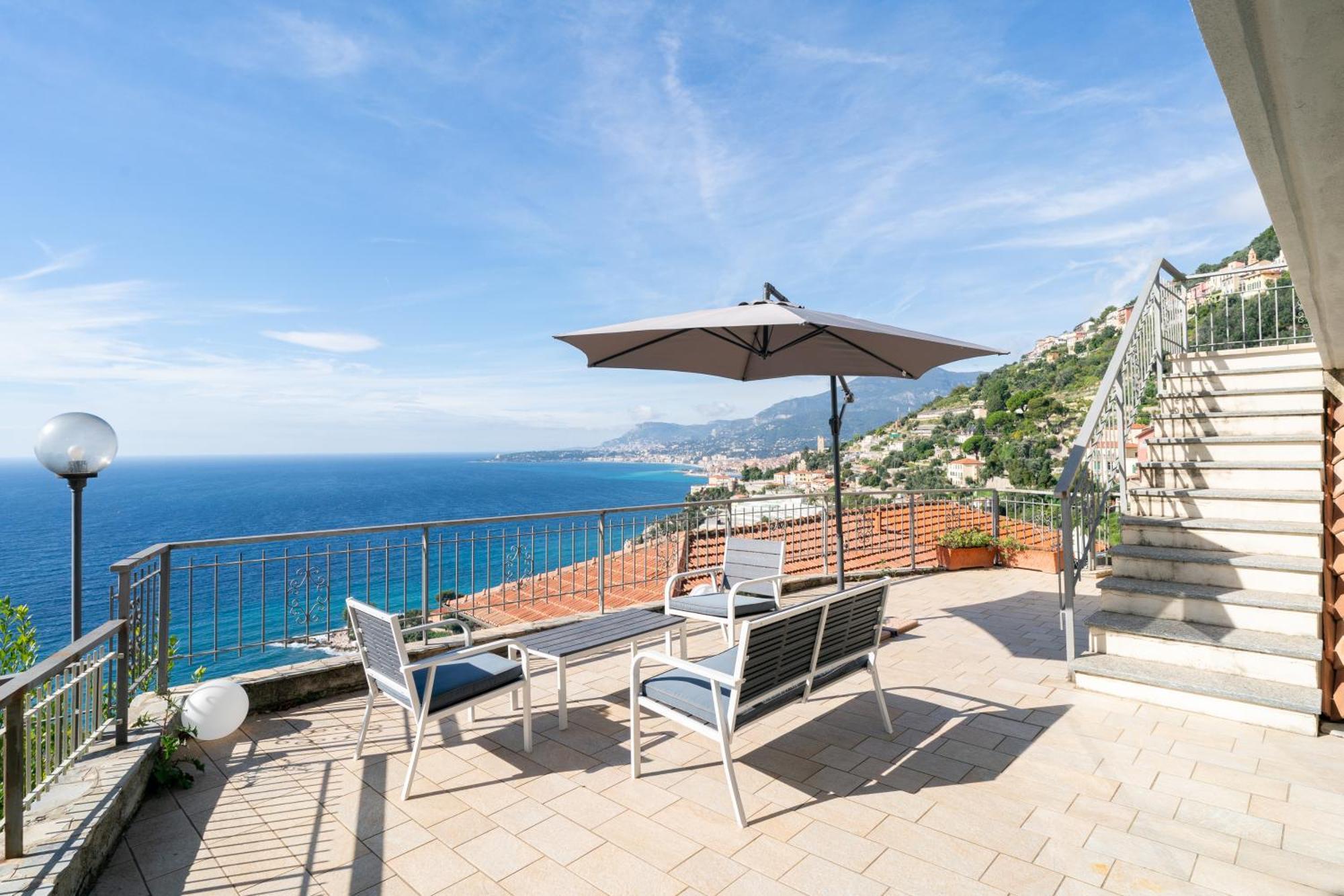 Casa Grimaldi - Terrace & Sea View Lejlighed Ventimiglia Eksteriør billede