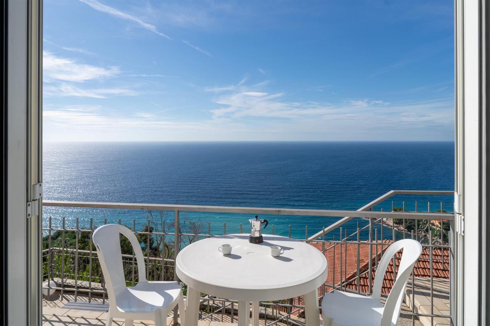 Casa Grimaldi - Terrace & Sea View Lejlighed Ventimiglia Eksteriør billede